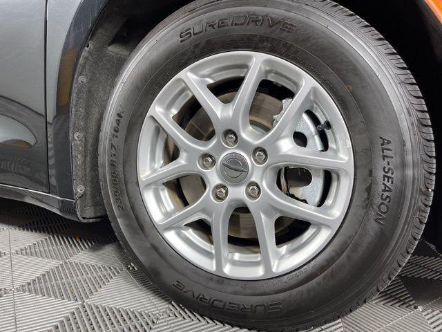 used 2022 Chrysler Pacifica car, priced at $23,404