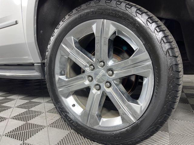 used 2019 GMC Yukon XL car, priced at $25,242