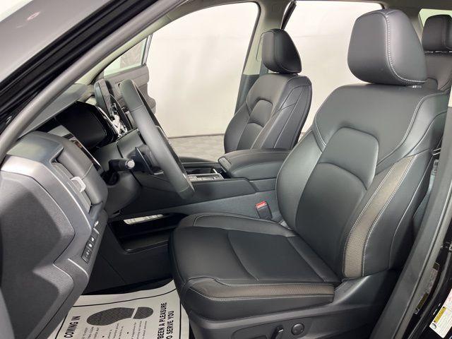 new 2025 Nissan Pathfinder car, priced at $37,121