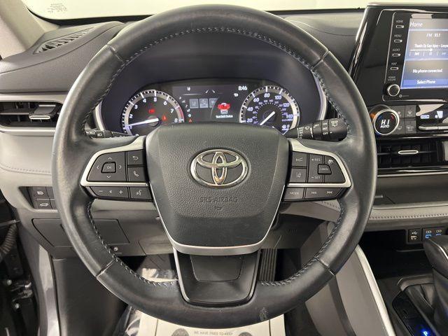 used 2022 Toyota Highlander car, priced at $33,992