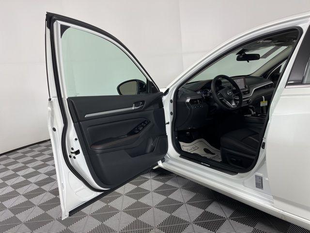 new 2025 Nissan Altima car, priced at $29,895