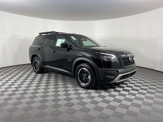 new 2025 Nissan Pathfinder car, priced at $39,178