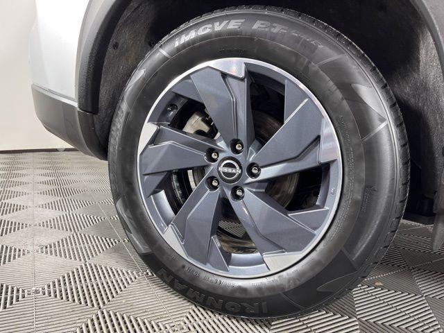 used 2024 Nissan Rogue car, priced at $25,546