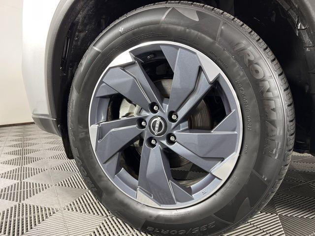 used 2024 Nissan Rogue car, priced at $25,546