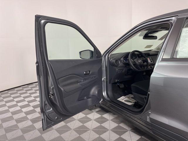 new 2025 Nissan Kicks Play car, priced at $23,179