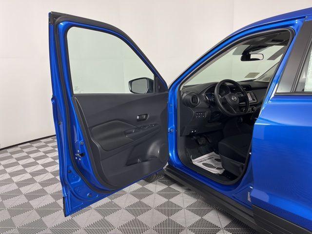 new 2025 Nissan Kicks Play car, priced at $23,242