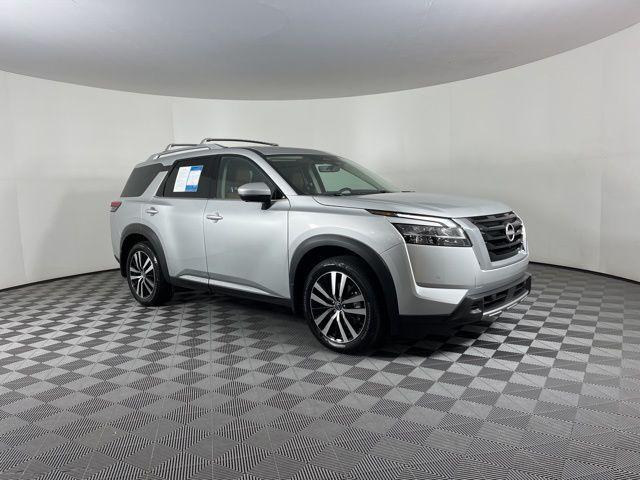used 2024 Nissan Pathfinder car, priced at $39,600