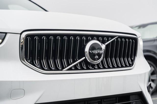 new 2025 Volvo XC40 car, priced at $49,645