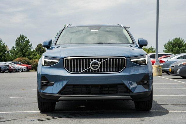 new 2025 Volvo XC40 car, priced at $46,115