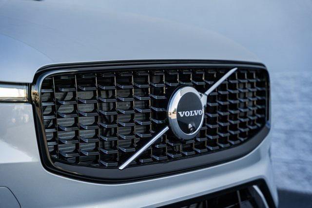 new 2025 Volvo XC60 car, priced at $53,045