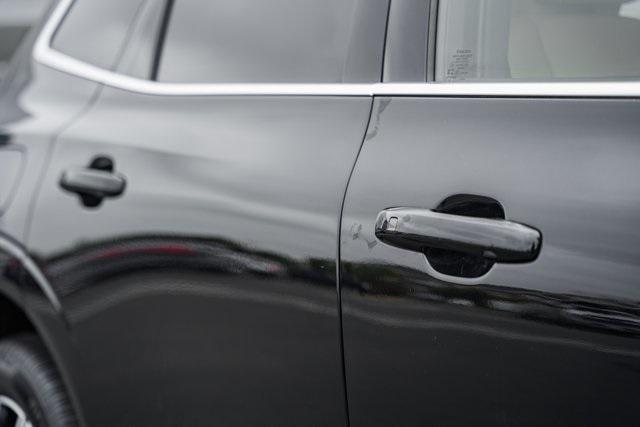 used 2021 Volvo XC60 car, priced at $25,600