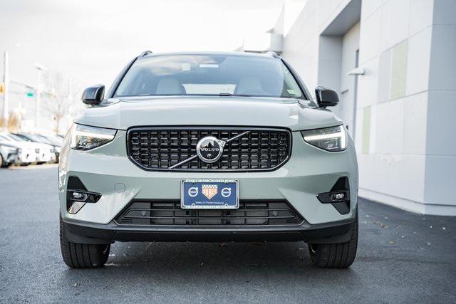 new 2025 Volvo XC40 car, priced at $47,670