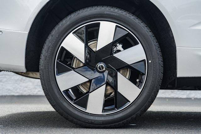 new 2025 Volvo XC60 Plug-In Hybrid car, priced at $63,010