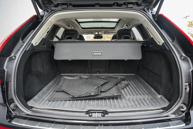 used 2022 Volvo XC60 car, priced at $36,800
