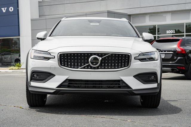 new 2025 Volvo V60 Cross Country car, priced at $57,555