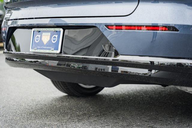 new 2025 Volvo EX90 car, priced at $85,790