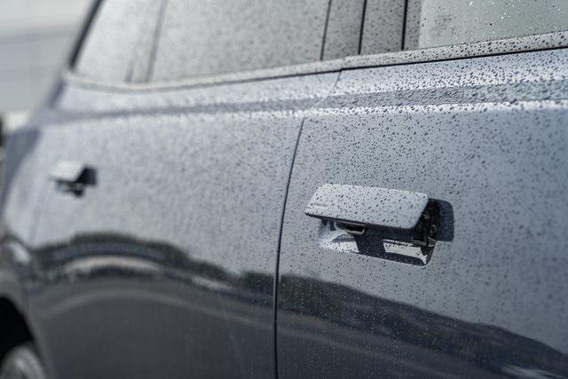 new 2025 Volvo EX90 car, priced at $85,790