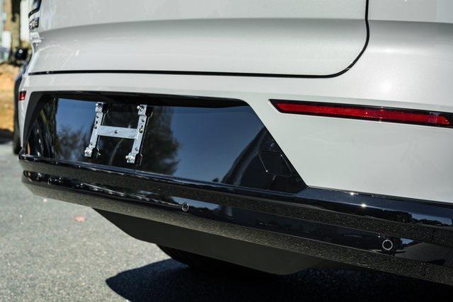 new 2025 Volvo EX90 car, priced at $86,940