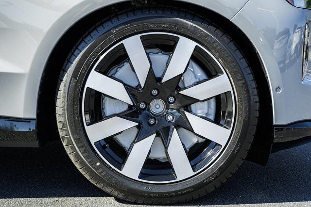 new 2025 Volvo EX90 car, priced at $86,940