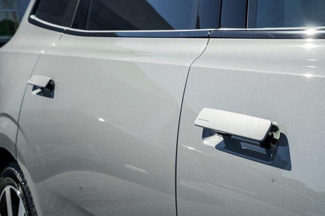 new 2025 Volvo EX90 car, priced at $86,940