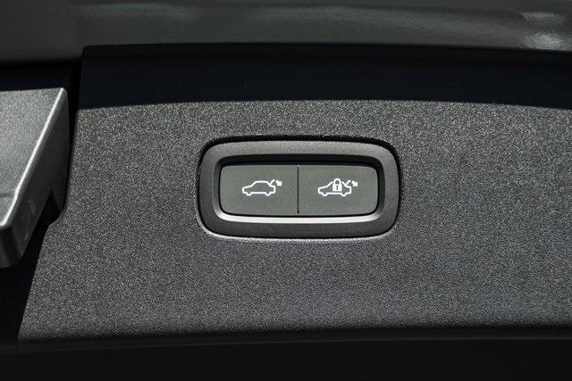 new 2025 Volvo EX90 car, priced at $86,940