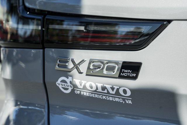 new 2025 Volvo EX90 car, priced at $86,940