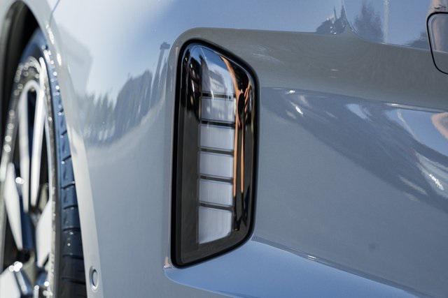 new 2025 Volvo EX90 car, priced at $86,940