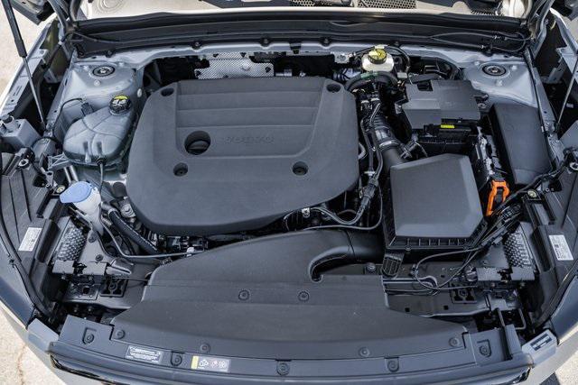 new 2025 Volvo XC40 car