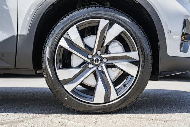 new 2025 Volvo XC40 car