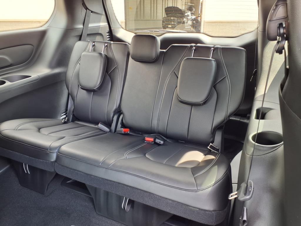 new 2025 Chrysler Pacifica car, priced at $45,725