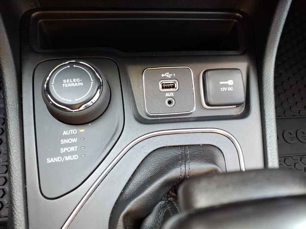 used 2019 Jeep Cherokee car, priced at $20,460