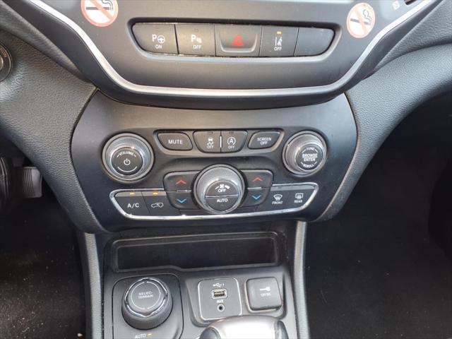used 2023 Jeep Cherokee car