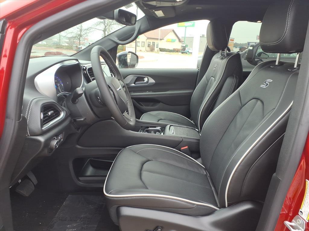 new 2026 Chrysler Pacifica car, priced at $54,520