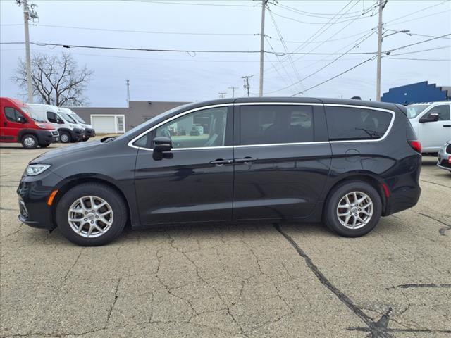 used 2023 Chrysler Pacifica car, priced at $25,980
