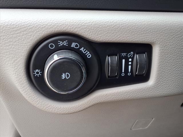used 2023 Chrysler Pacifica car, priced at $25,980