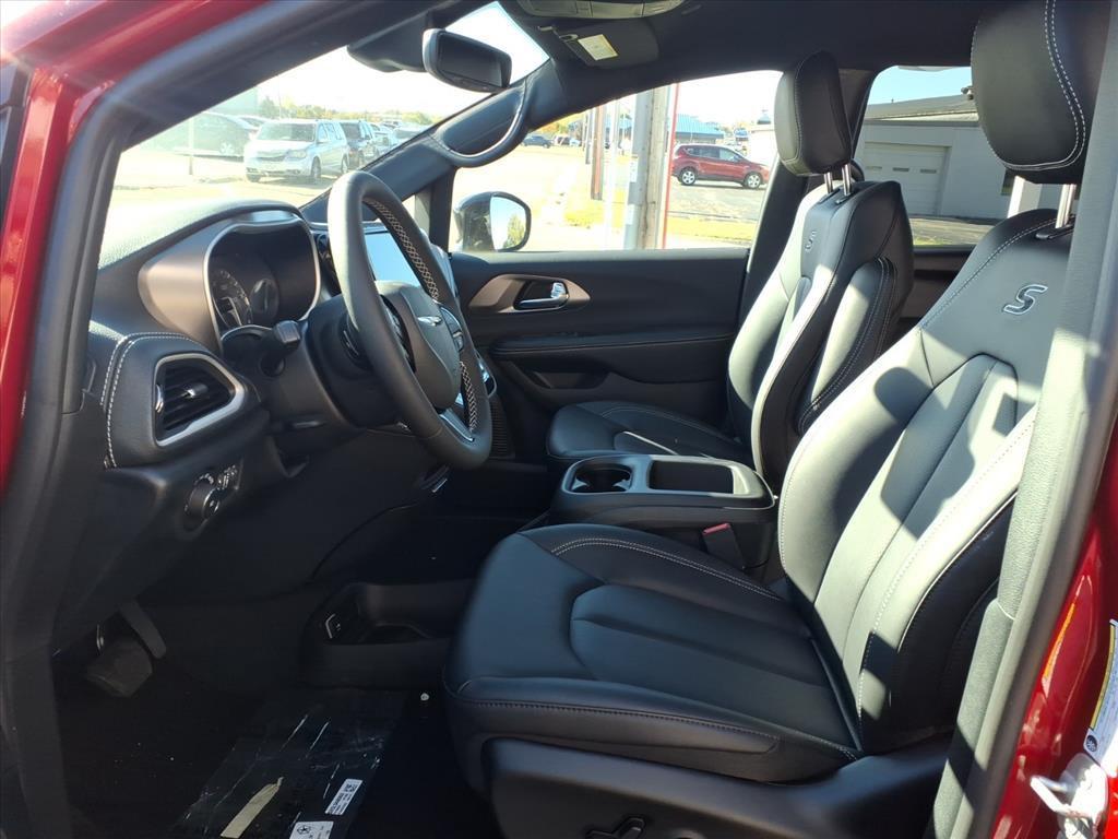 new 2026 Chrysler Pacifica car, priced at $51,175