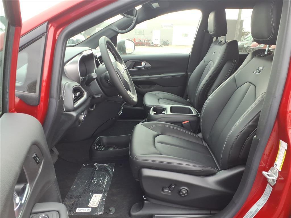 new 2026 Chrysler Pacifica car, priced at $51,175