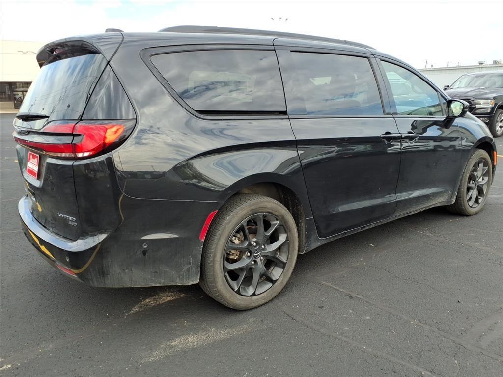 used 2023 Chrysler Pacifica car, priced at $34,560