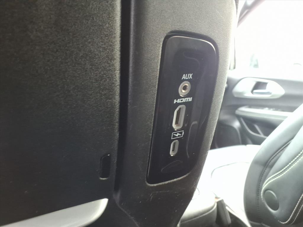 used 2023 Chrysler Pacifica car, priced at $34,560
