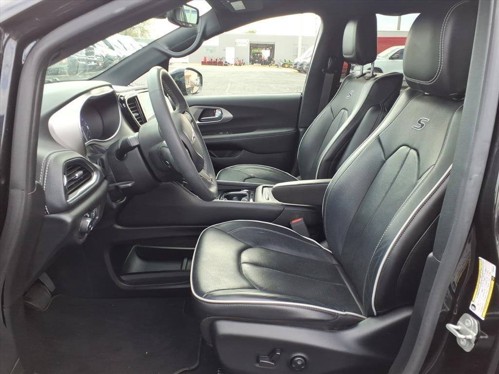 used 2023 Chrysler Pacifica car, priced at $34,560