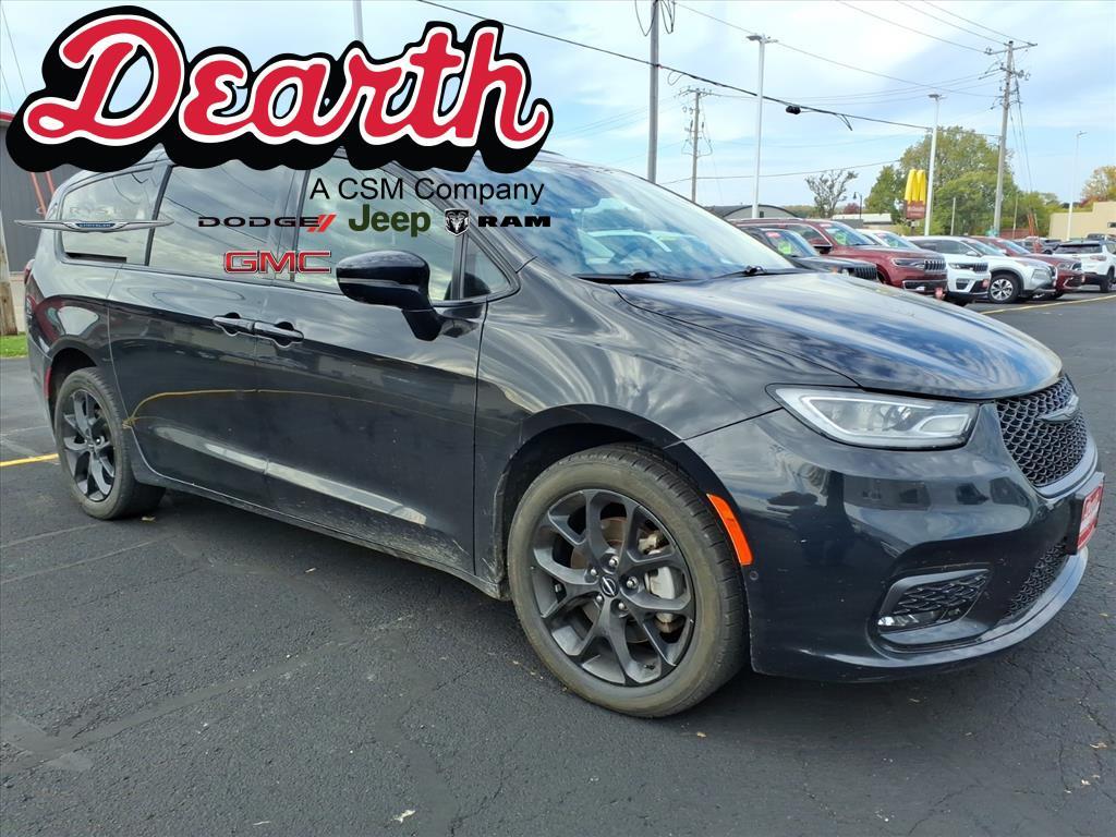 used 2023 Chrysler Pacifica car, priced at $34,560