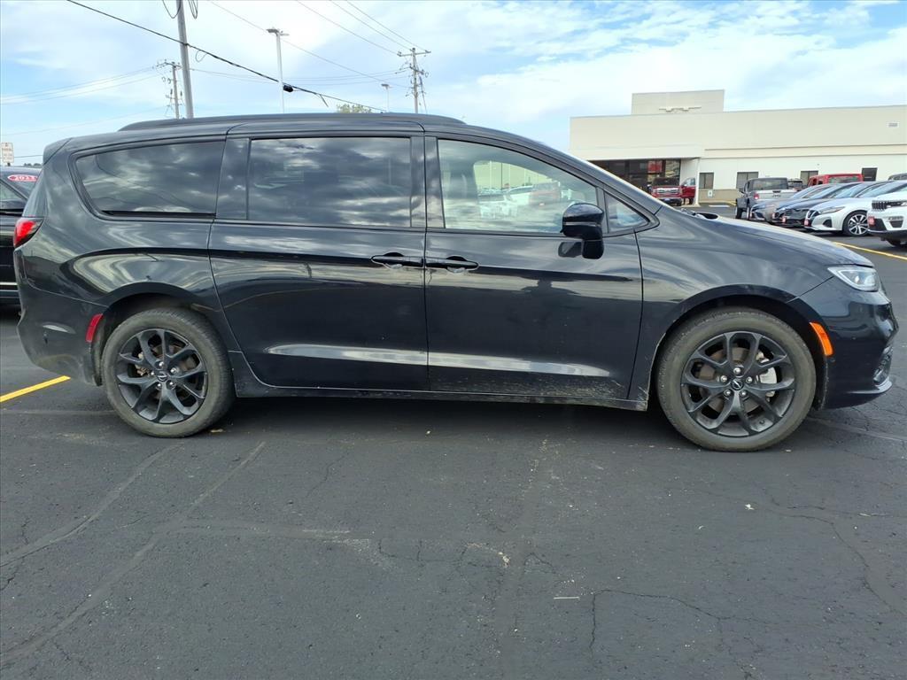 used 2023 Chrysler Pacifica car, priced at $34,560