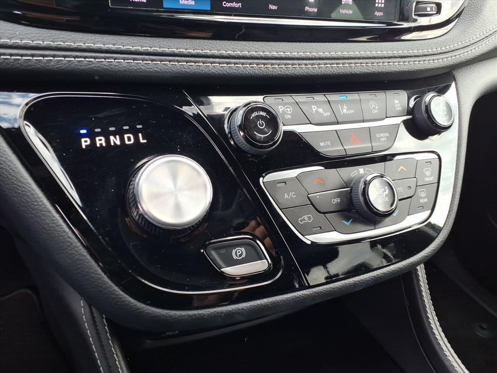 used 2023 Chrysler Pacifica car, priced at $34,560