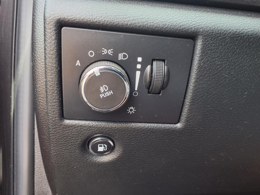 used 2014 Jeep Grand Cherokee car, priced at $11,482