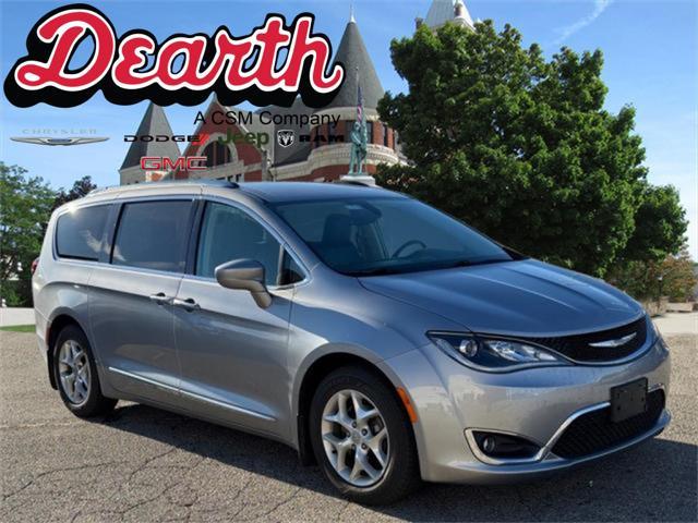 used 2017 Chrysler Pacifica car, priced at $14,891