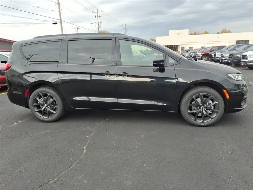 new 2026 Chrysler Pacifica car, priced at $50,680