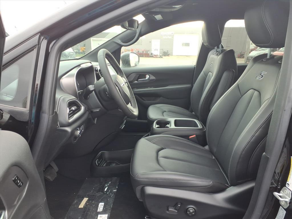new 2026 Chrysler Pacifica car, priced at $50,680