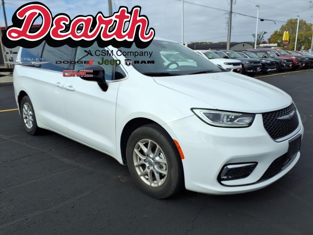 used 2025 Chrysler Pacifica car, priced at $33,491