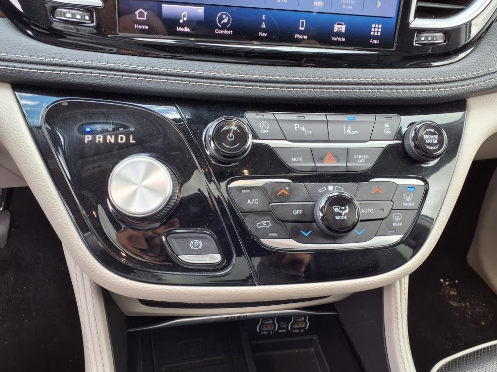 used 2023 Chrysler Pacifica car, priced at $27,499