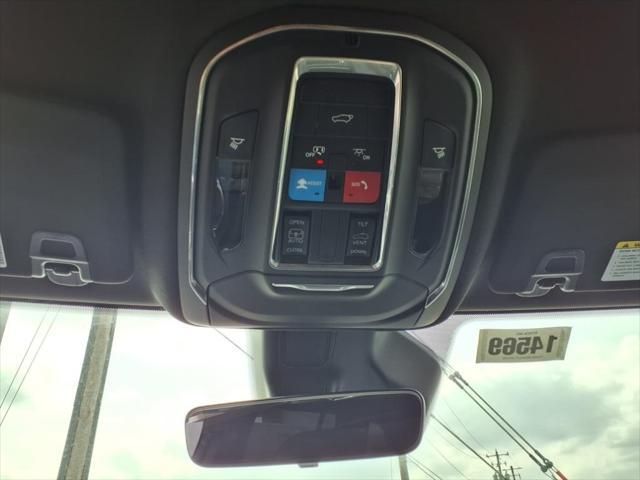 new 2025 Jeep Grand Cherokee car, priced at $47,978